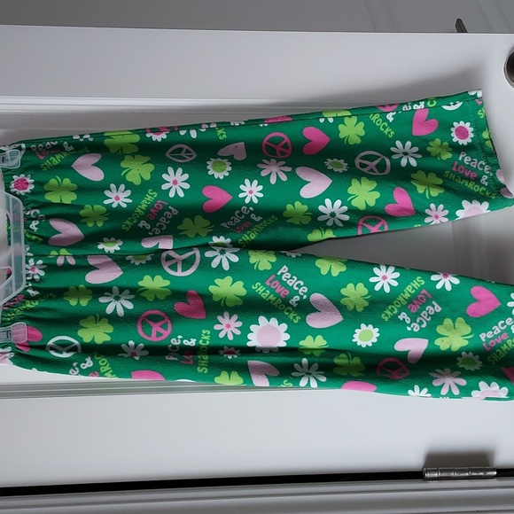 No brand sz small (6-6x) pajamas green with cute decorative print - Picture 6 of 6